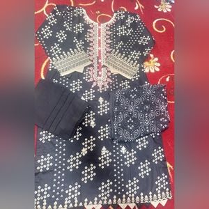 Summer suit in medium size black color